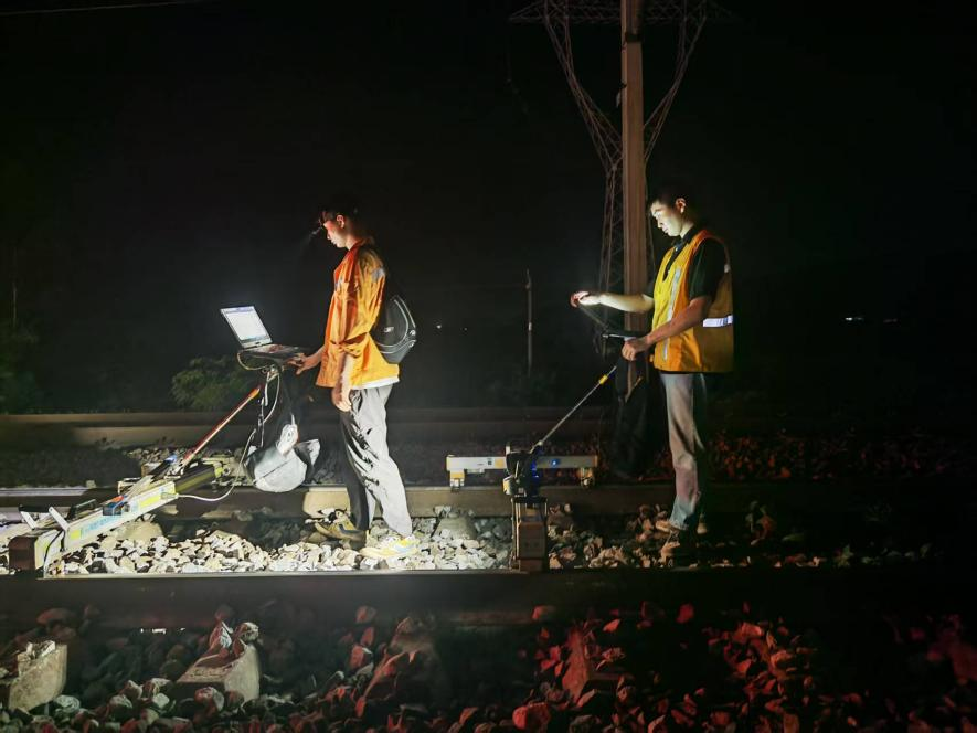 日月明测控|以专业服务守护轨交安全，与客户共筑信赖之路